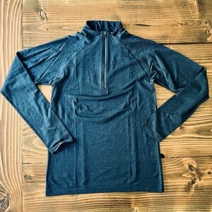 Lululemon Metal Vent Tech Half Zip - Like New!!